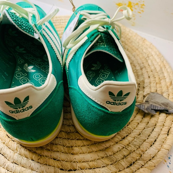 Adidas vintage style sneakers NWT - Picture 6 of 6